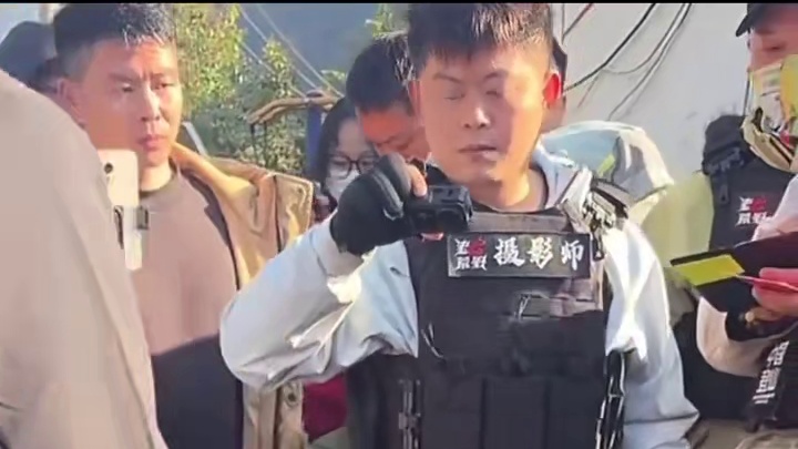 荒野老中医鞋垫藏物被罚红牌退赛