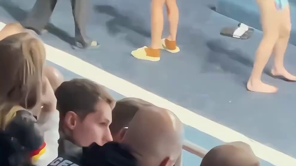 婵宝世锦赛放手一搏！现场感受全红婵207C水花消失术带来的压迫感完成大满贯，观众激动到流泪！