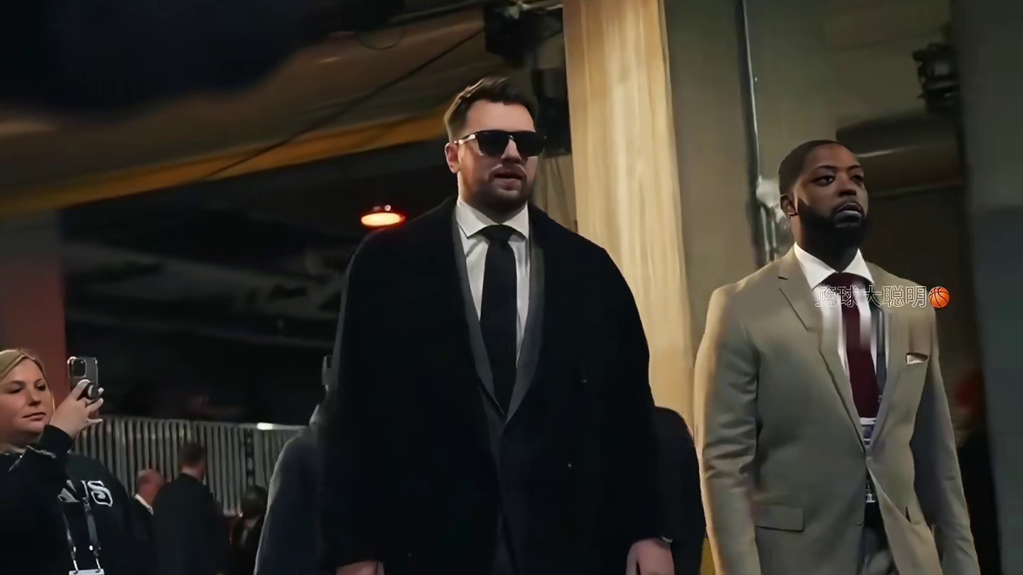 库里参加全明星三分大赛，杜兰特参加单挑大赛！