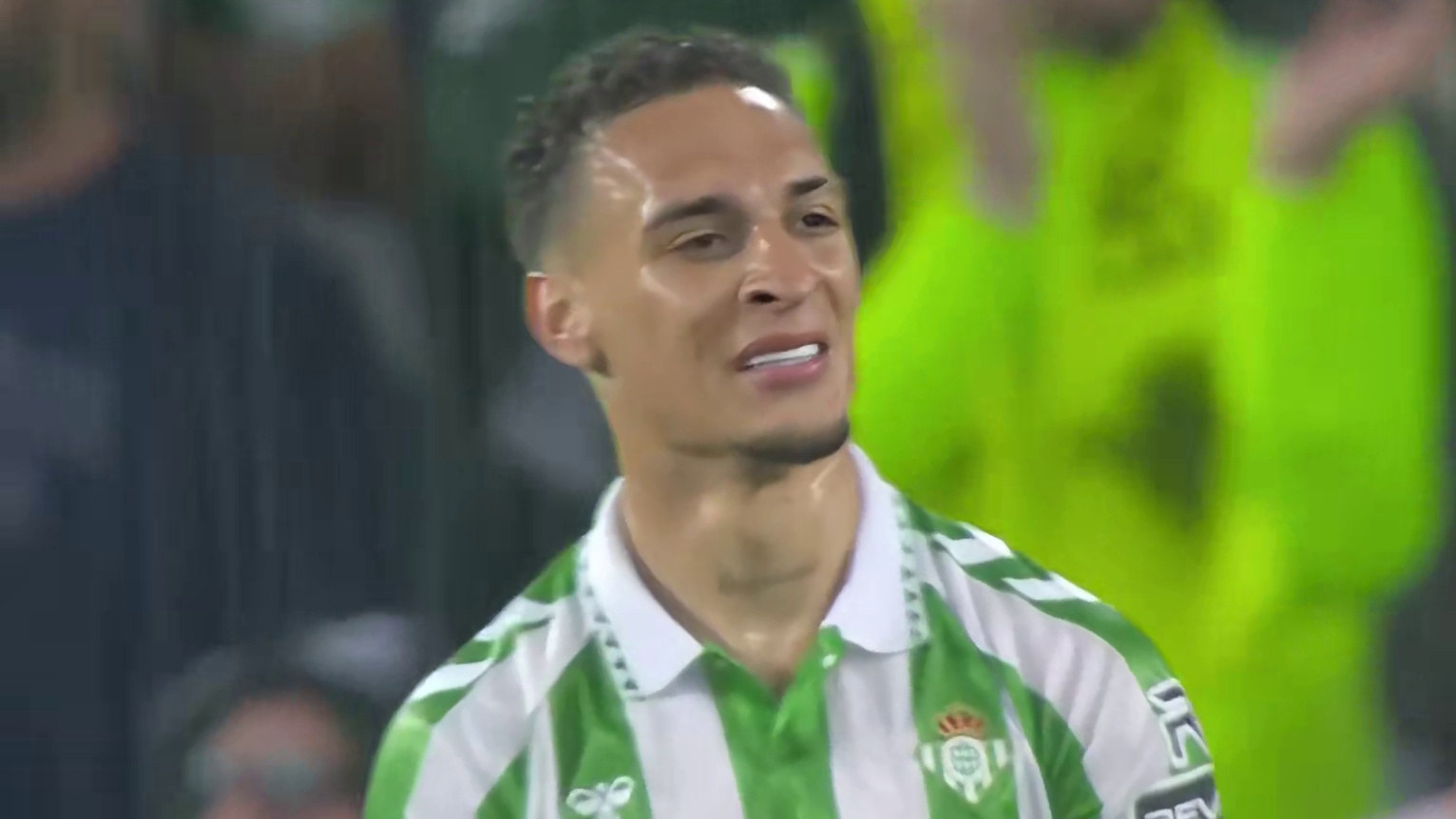 伊斯科制霸全场！安东尼红牌取消定乾坤