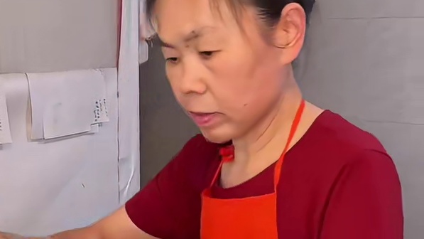 吃不吃成都街头70一斤的凉拌鸡爪子