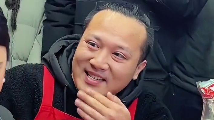 张张不愧是嗦粉王，轻松拿走500元现金