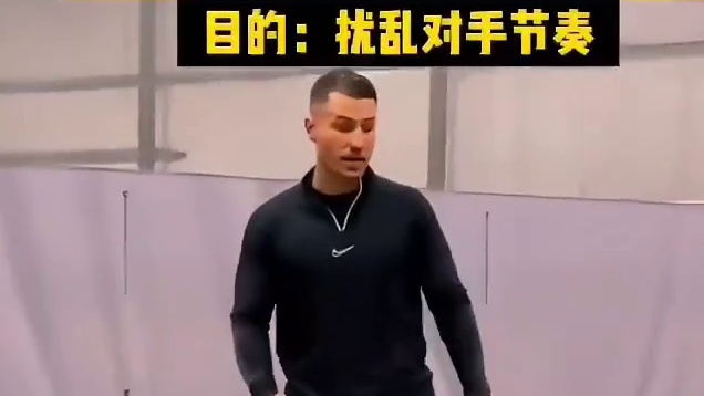 变向如闪电，防守者瞬间被甩开！#足球