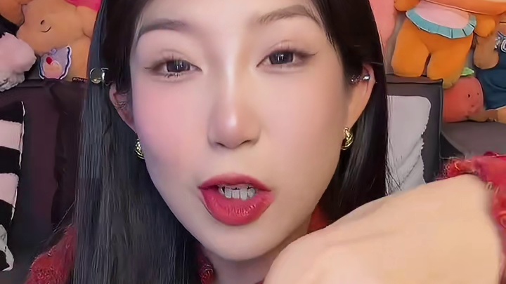 皮薄汁水多！！！！果肉颗粒大！一口爆汁的那种！不是纯甜哦！不会很酸，满满维c #