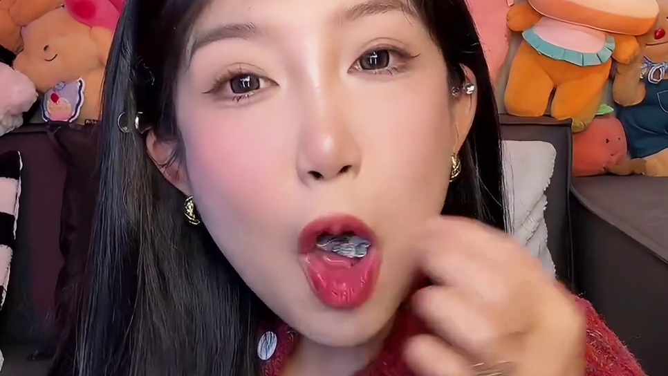 我不允许还有嗜酸星人不知道馋嘴格格这个芒果话梅粒7分酸3分甜！酸酸甜甜！糯唧唧！艮啾啾！爱吃酸的闭