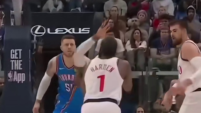 “登峰造极！开局就砍12分打懵雷霆