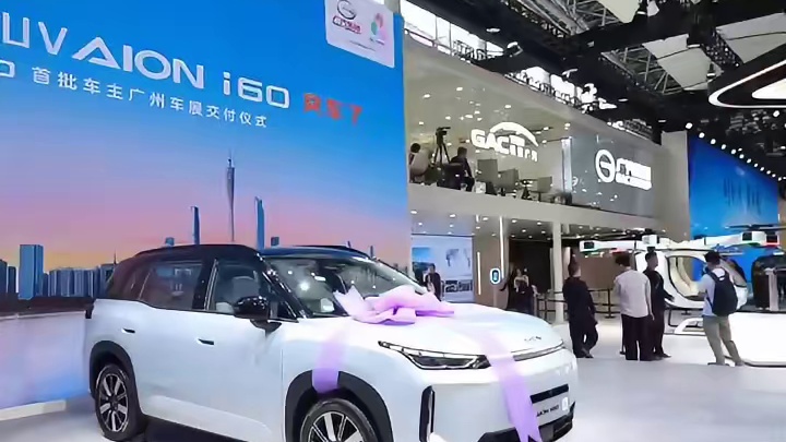 10万级家用SUV卷王，年轻人的智能座驾