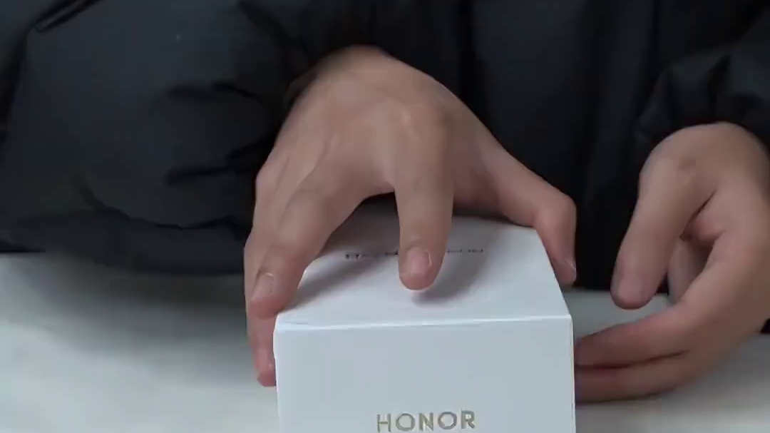 开箱荣耀500，这水晶背板谁能不爱。