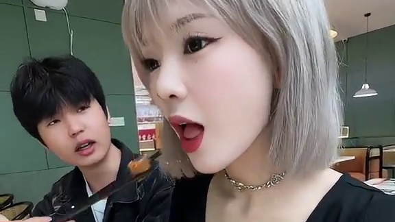 跟了我2年的21岁河南小奶狗助理帮他准备生日惊喜的记录视频 当梦姐的员工有多幸福就不用