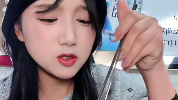 vlog落地小韩第一顿！爆辣鸡爪 有人想看我们重口味江西宝宝的小韩美食攻略吗 嘿嘿嘿嘿！再整理了！！