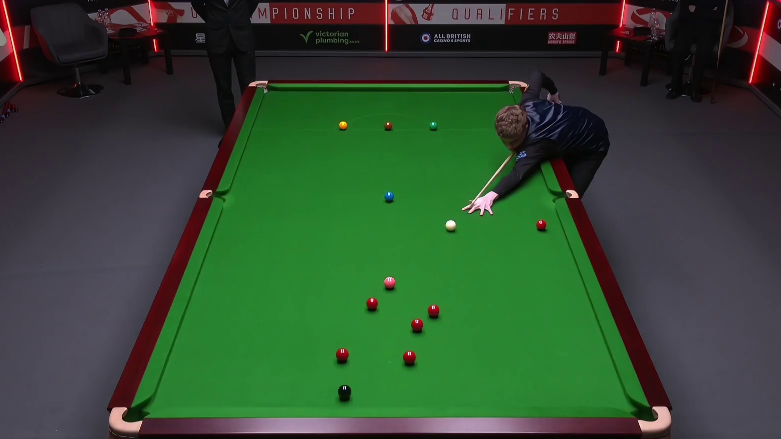 2025斯诺克英国锦标赛：周金豪vs斯坦迪 穆迪