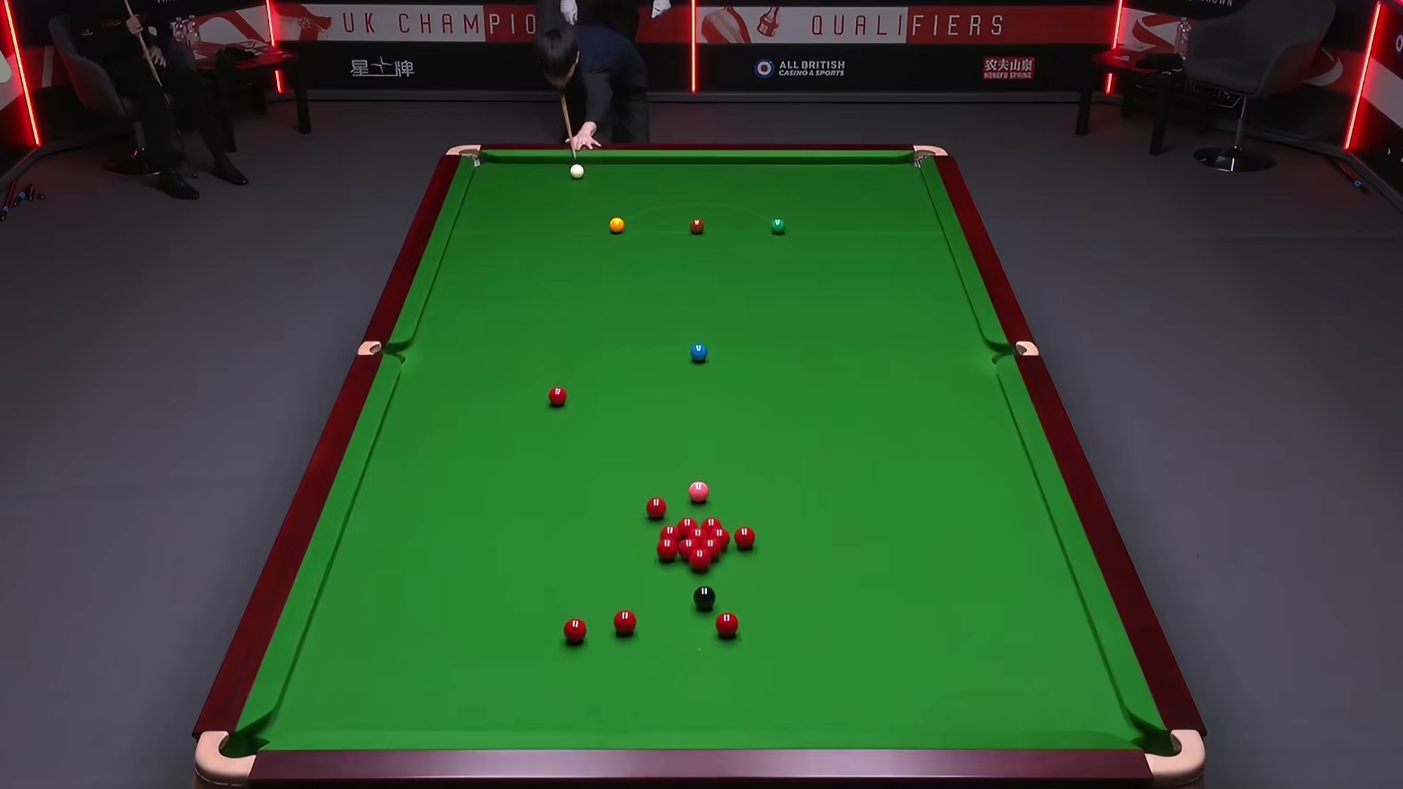 2025斯诺克英国锦标赛：周金豪vs斯坦迪 穆迪