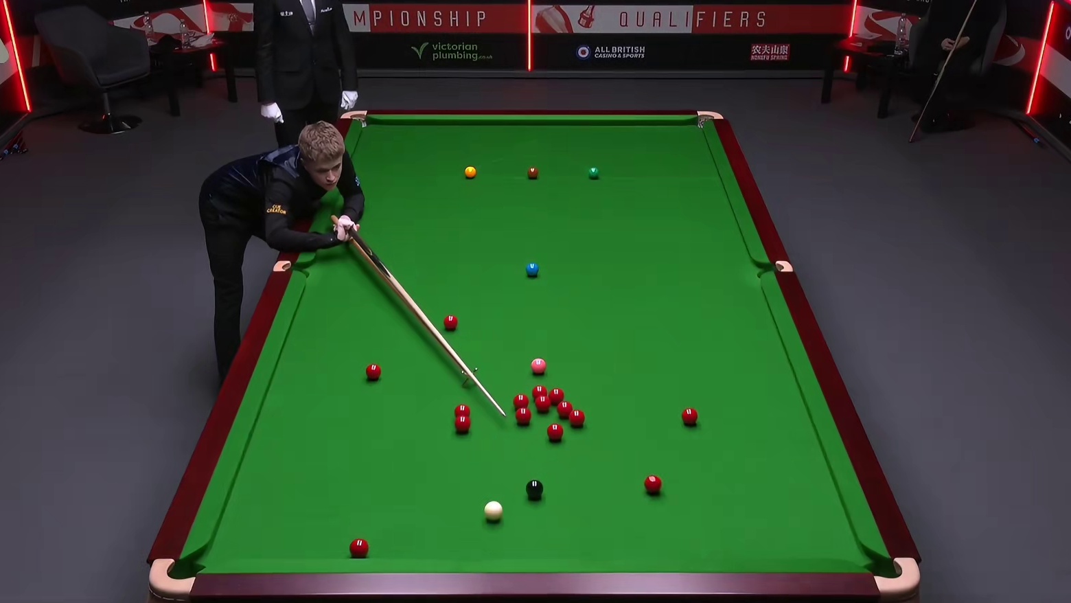 2025斯诺克英国锦标赛：周金豪vs斯坦迪 穆迪