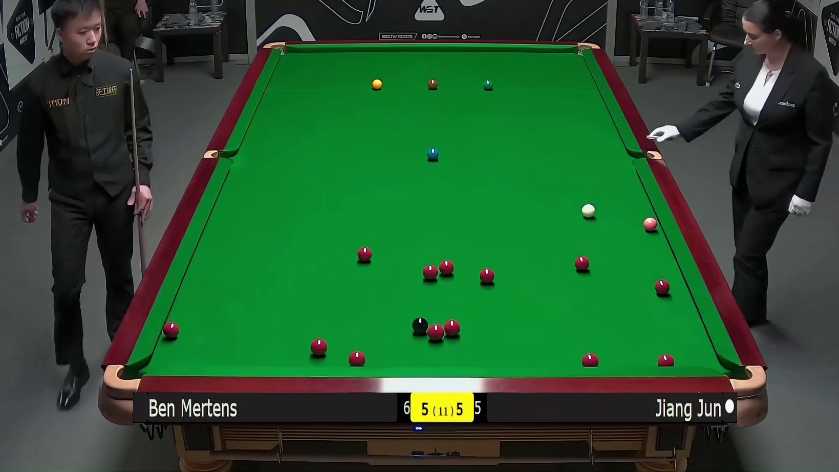 2025斯诺克英国锦标赛：江俊VS莫滕斯