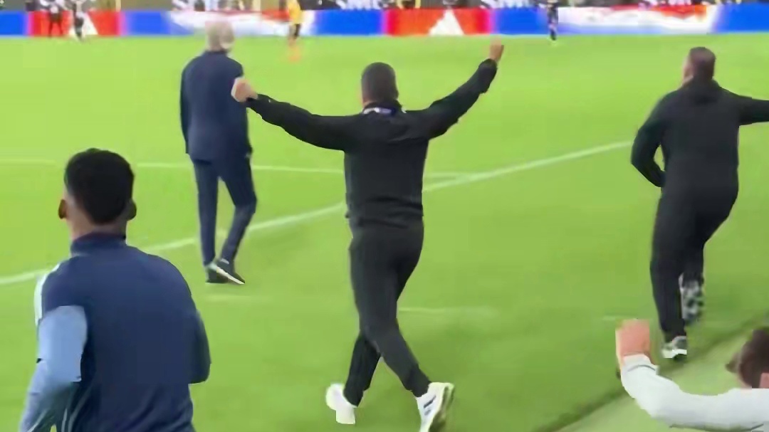 C罗复刻对尤文惊世倒勾惊呆队友：这是40岁的人能干出来的事？