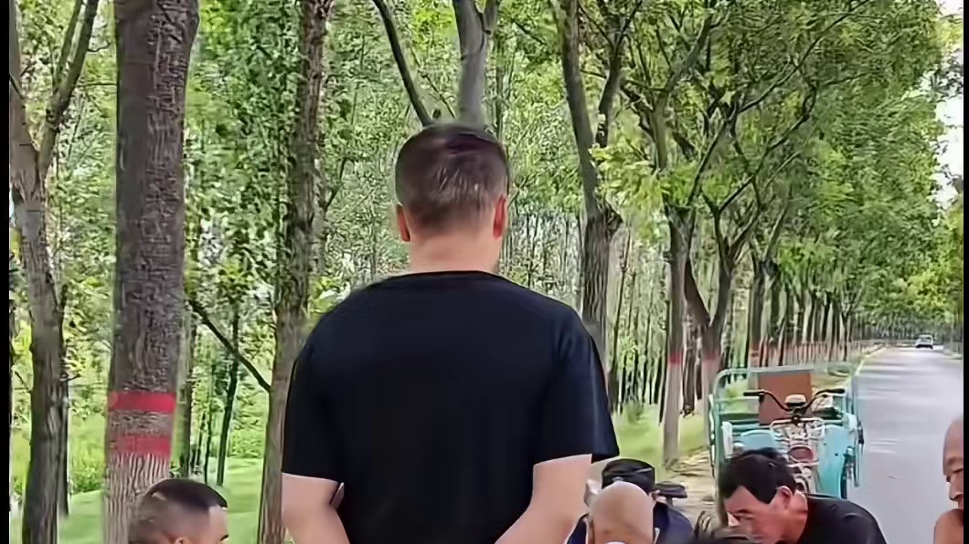 搞偷袭的老登～