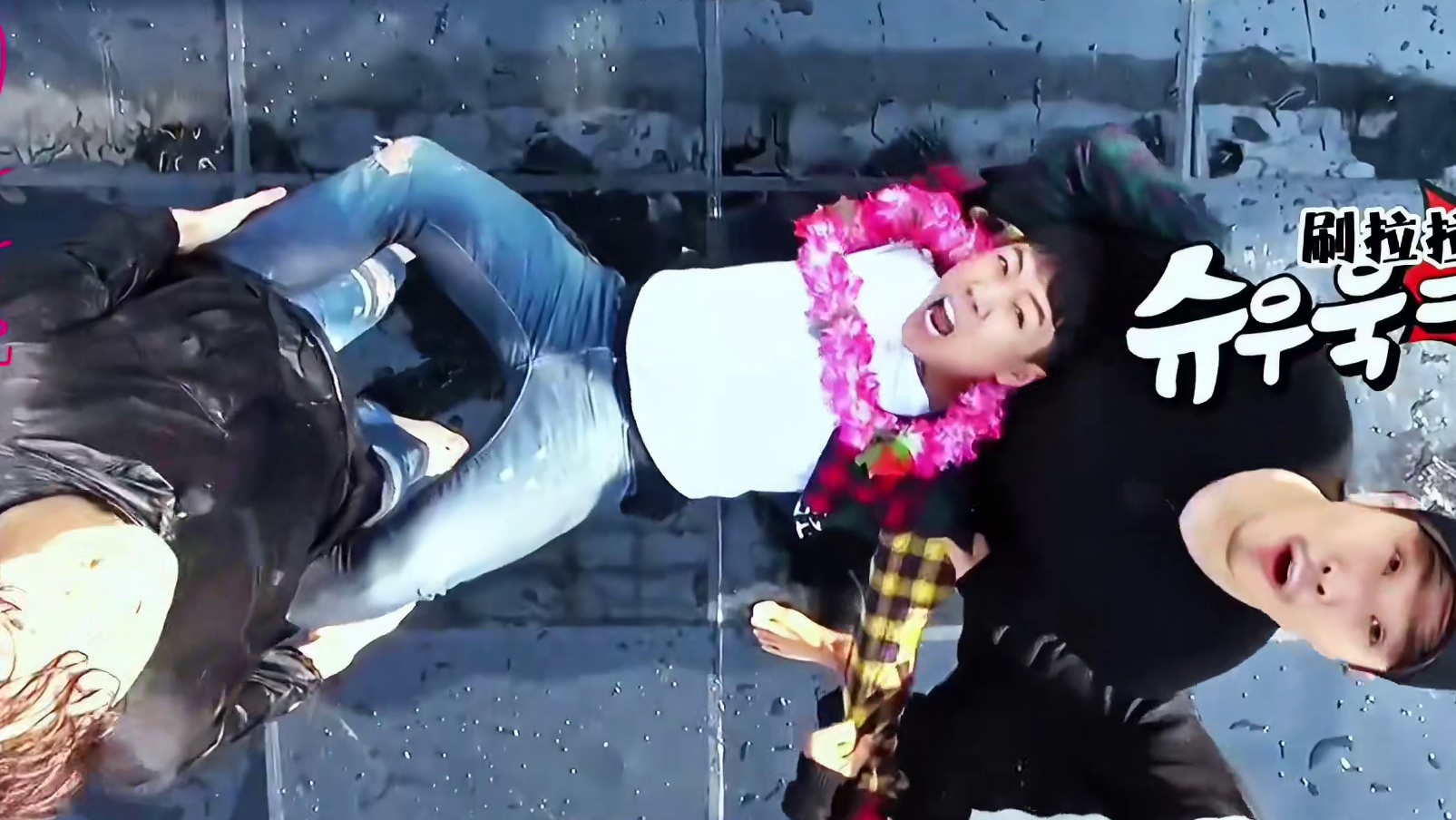 欢迎全昭旻和梁世灿成为RunningMan常驻嘉宾 初来乍到的小滑头就敢戏耍国光兄弟，让两位混世魔王给他松松筋骨，感受一下肮脏世界的苦楚