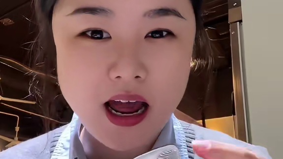 冬天就得来上这一口浓郁的猪脚拌饭