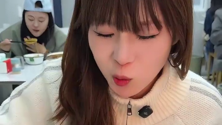 藏在老巷的宝藏冒菜，味道两极分化，却凭烟火气火到排队！