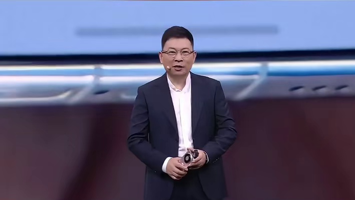 驴友：有了Mate80这续航，麻麻再也不担心我出去爬野山了