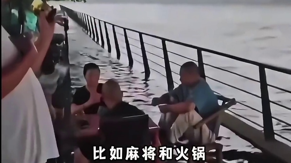 没想到成都的一场暴雨，居然炸出了那么多神人