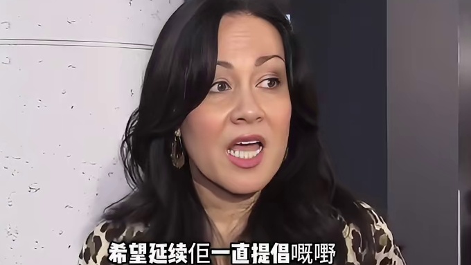 李香凝现身李小龙诞生85周年展，有感父亲从未离开，人生哲学影响一生