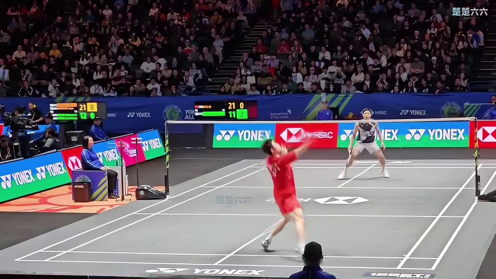 慢动作看石宇奇步法细节调整得太及时了，假动让作周天成不敢乱动