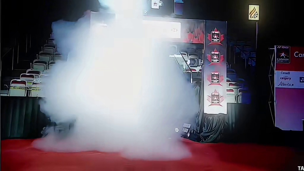 当你一路杀到半决赛时，却发现对面出场的是李宗伟