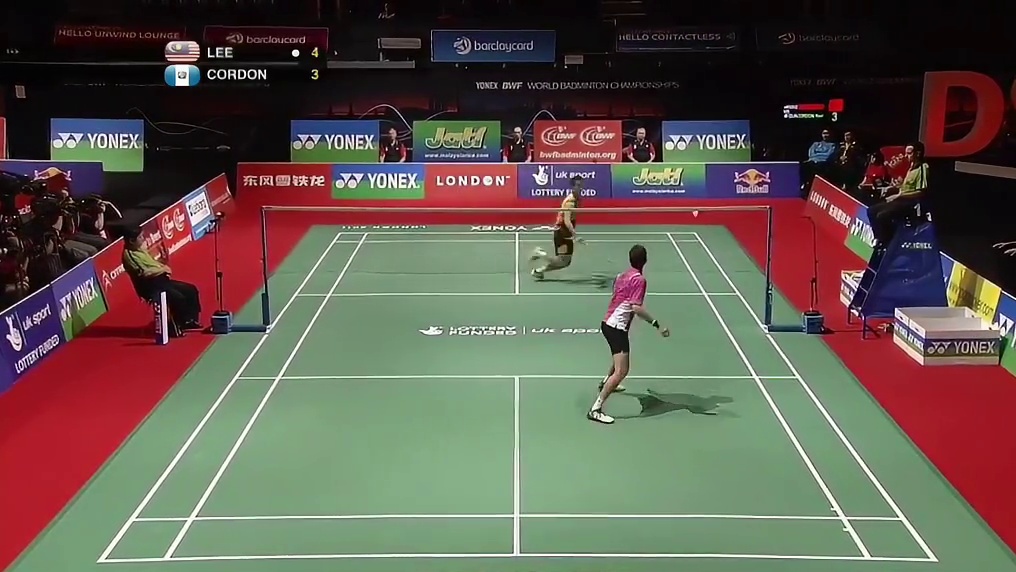 2011年世锦赛黑马科登战胜谌龙后，被李宗伟24分钟两局横扫 #