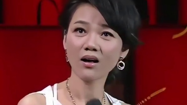 醒狮队员战胜困难，归来舞狮展现风采，励志经历感动现场观众 #