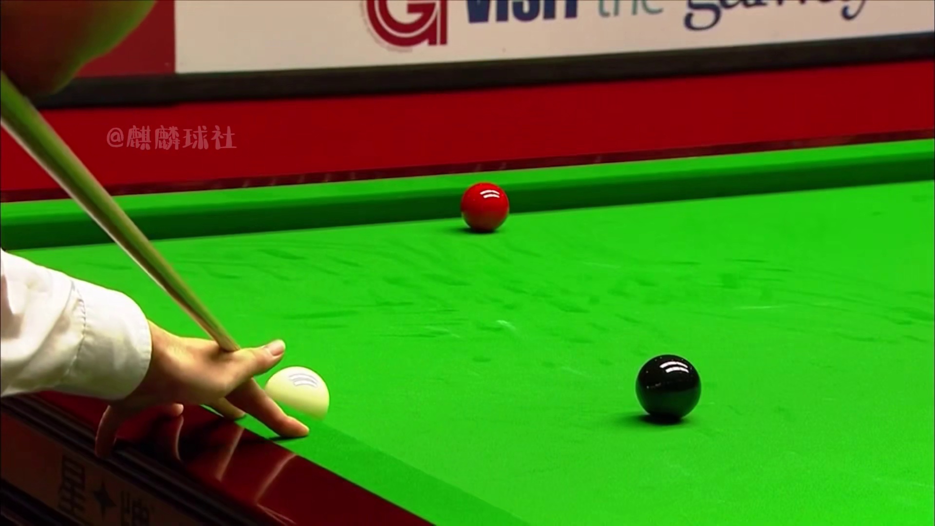 丁俊晖最强一战，四连鞭逆转罗伯逊夺冠 (2)