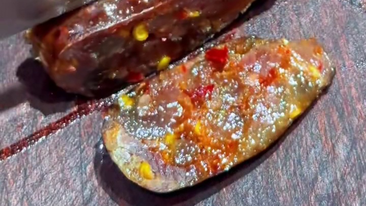 这个点是时候切一根麻辣香肠了