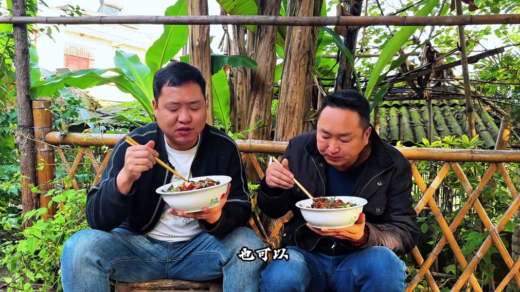 煮点香肠用蒜苗一爆炒，这味道下饭吃真爽！