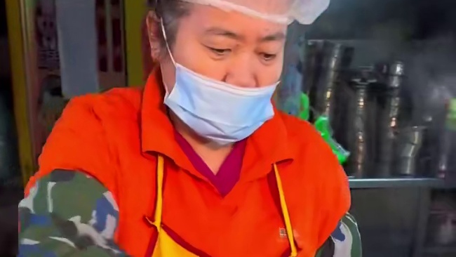 没吃过这家的麻辣烫 等于没来过哈尔滨！15元一碗 超多麻酱 黏黏糊糊 我可太爱吃了