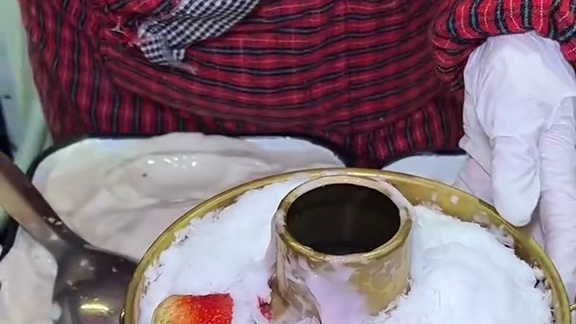 糯叽叽的草莓麻薯小火锅！哪个女孩子能拒绝呢？！