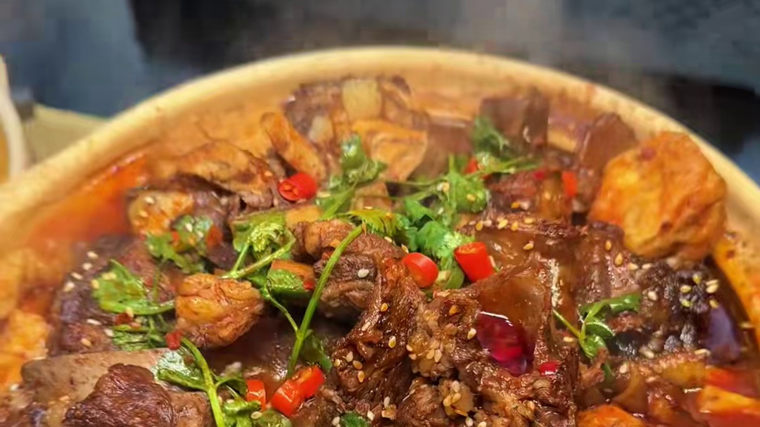 天冷了！不敢想象和好朋友一起吃豆花肥肠煲会有多幸福！！