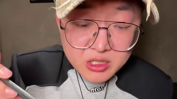 听着地道的北京话，吃着老北京涮羊肉和爆肚，喝着老北京豆汁，这我不说是在成都，你是不是以为在北京呢