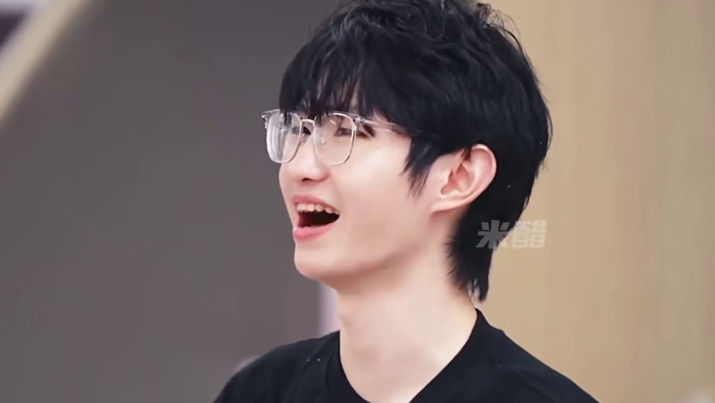 老艺术家在哪都很权威！