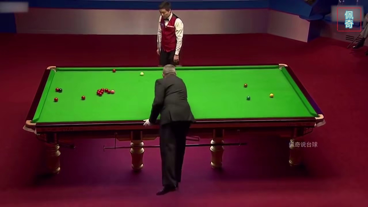 最强“丁一传”，高难度组合球破局突围，丁俊晖红马甲含金量真高