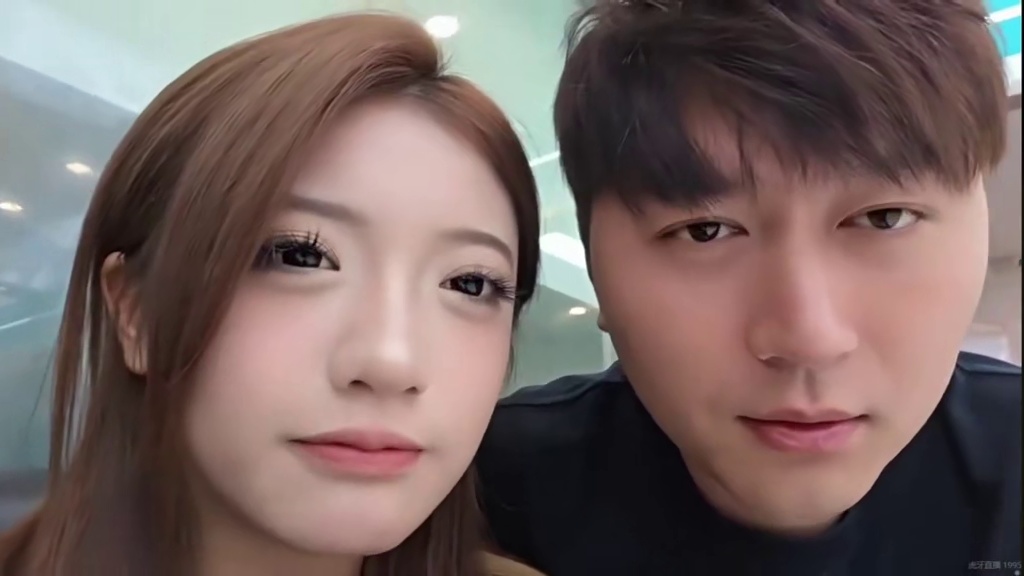 大狠介绍的18岁台球助教。