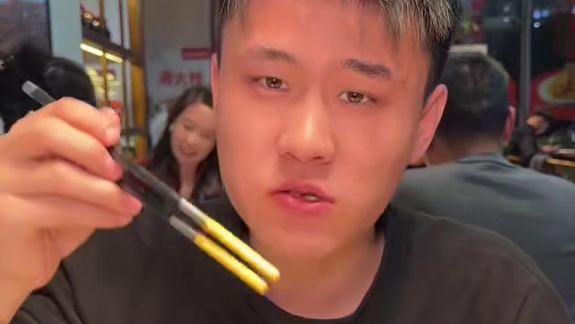 开了快十年的阿瓦山寨现在免费送冰糖葫芦了！而且还上了69.9 的双人餐和更多新品！