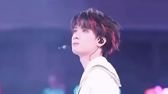 严浩翔你给稀奇宠成啥了不理解但照做统统满足稀奇怎么那么乖啊宝宝 粉红叛逆熊的视频 ​​​