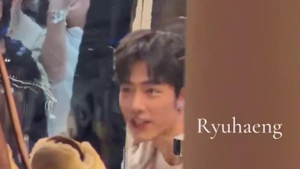 妈呀终于看到哥哥这个笑容的正面了美好的不像话 小糕鲨硅记的视频 ​​​