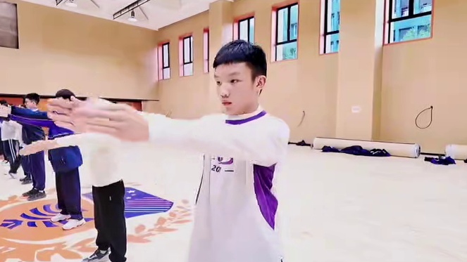 中华武术进校园重庆鲁能巴蜀中学 以诗修身，以武强魂 鲁能巴蜀中学江北嘴校区·诗词功夫社团正式启航