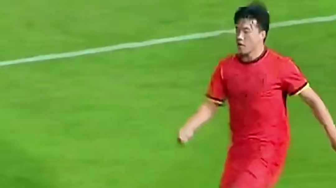 u17在亚预选赛上回旋过人