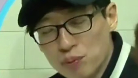 这是RunningMan李光洙的主人公特辑，整局竞赛都是光洙参与设计，有搞笑，有背叛，还有刺激的反转，让成员们见识到肮脏之王的厉害，整场笑声不断，是你不容错过的顶级享受  3