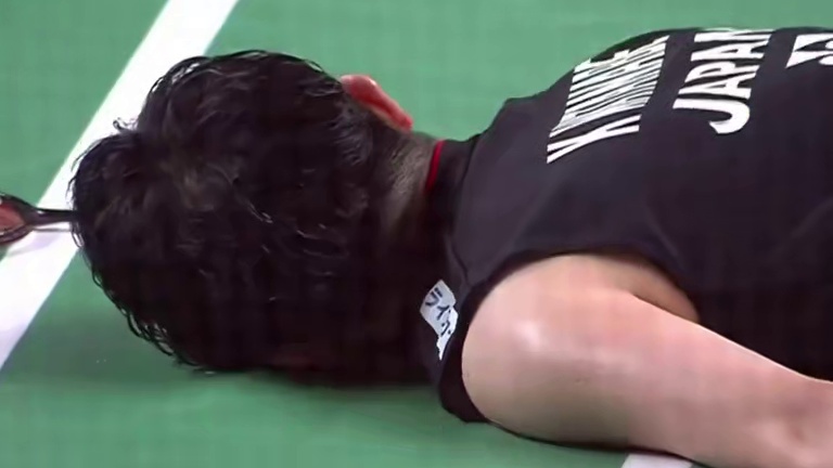 桃田最后一冠，裁判竟酷似李智恩，实力瞬间倒退5年