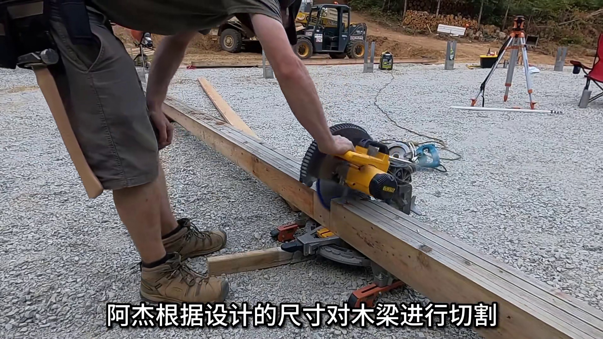 山中别墅第1集：男人在80000平的山头搭建简易木屋，全程亲自动手，打造豪宅