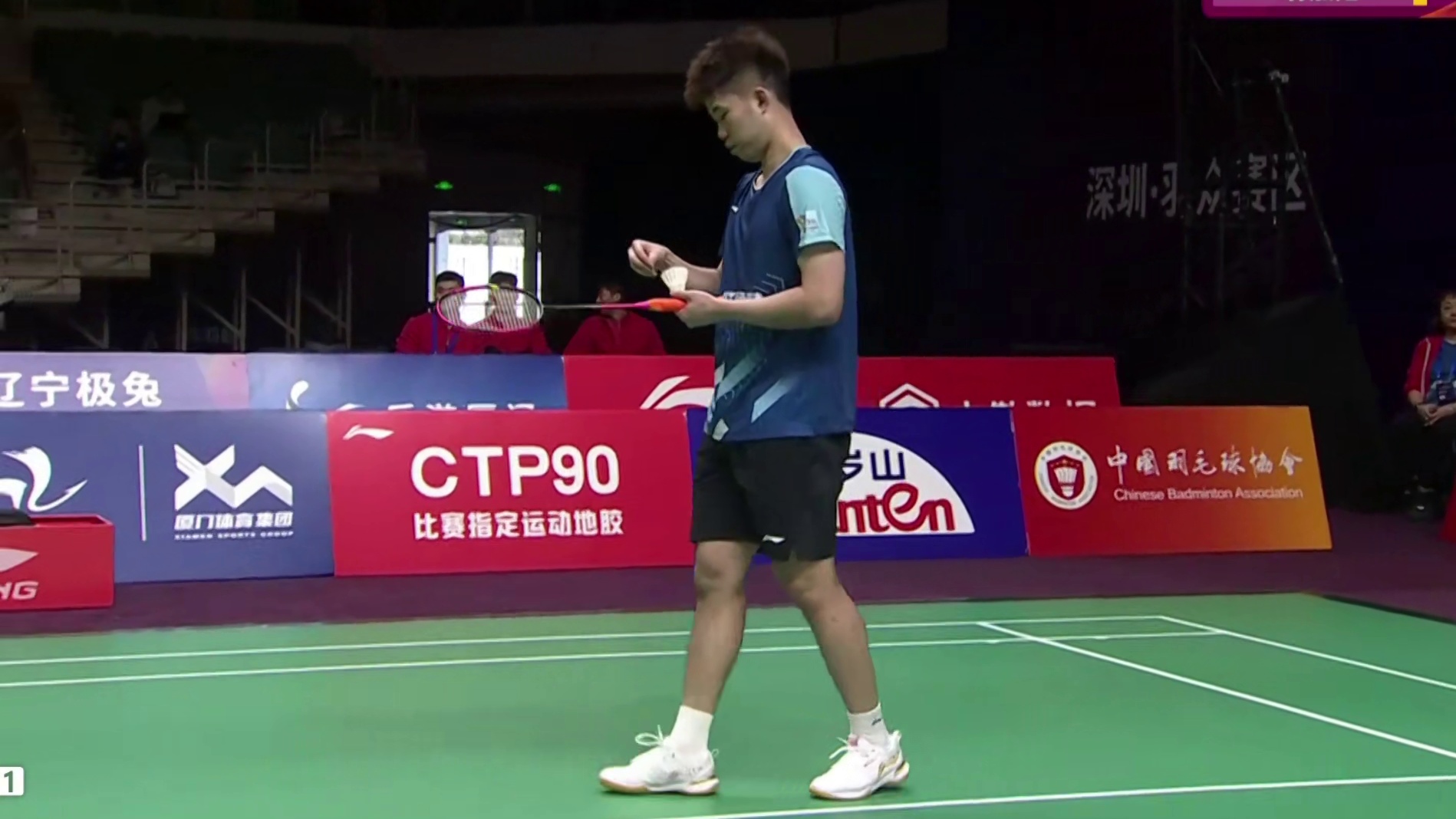 翁泓阳在关键分阶段保持冷静，通过主动变线打破僵局，以15-6锁定胜局