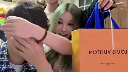 姜姜送的LV钥匙扣